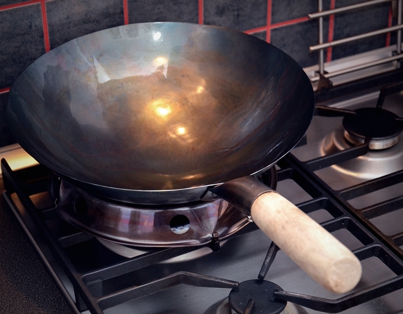 Padella wok: cucinare in modo divertente, sano e veloce